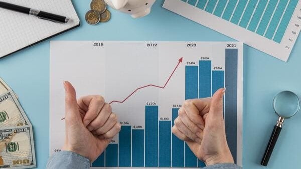 Crescimento financeiro sustentável: a importância de estratégias de investimento, gestão eficiente de recursos e planejamento para alcançar resultados positivos e consistentes no longo prazo.