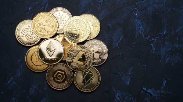 Criptomoedas e investimentos digitais: conheça as oportunidades, riscos e o papel dos criptoativos como estratégia de diversificação de portfólio no mercado financeiro global.
